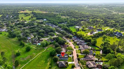 621 W Castle Harbour Drive Friendswood TX 77546