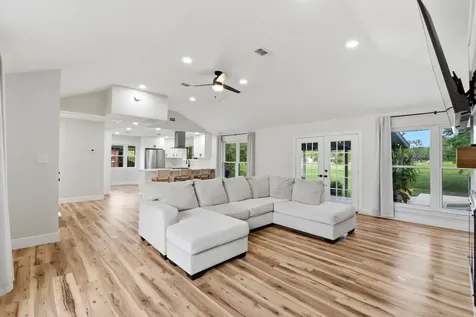 621 W Castle Harbour Drive Friendswood TX 77546