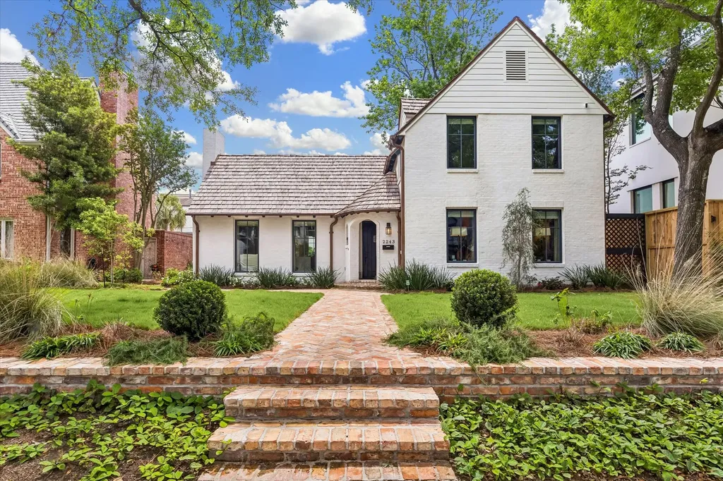 2243 Robinhood Street Houston TX 77005