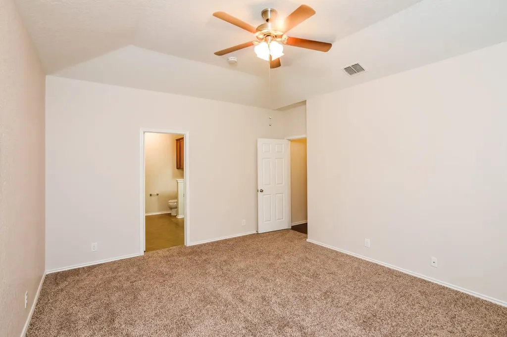 180 Reeves Garden San Antonio TX 78253