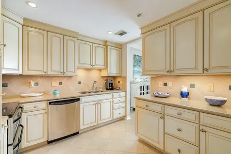 921 Marine Drive 105 Galveston TX 77550