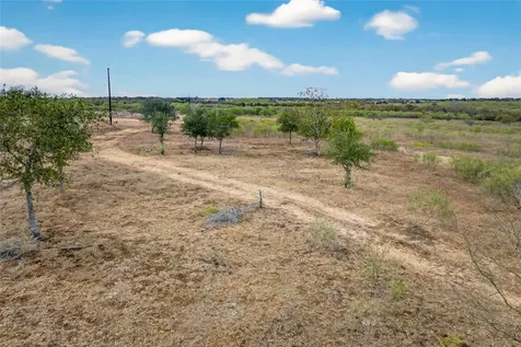 1152 County Road 447 Waelder TX 78959