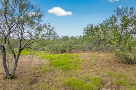 1152 County Road 447 Waelder TX 78959