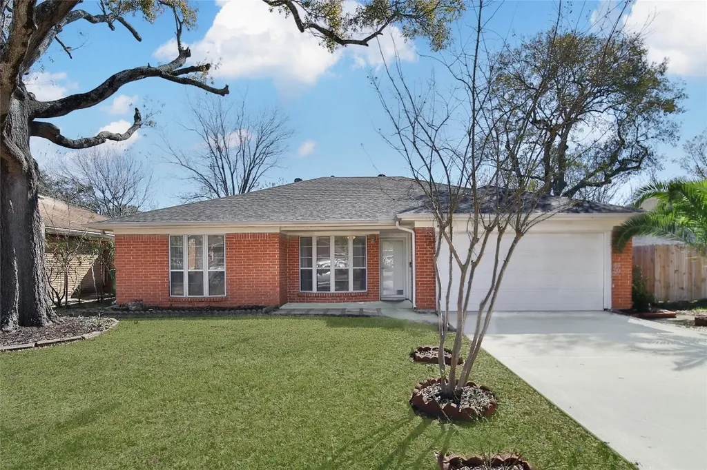 990 Redway Lane Houston TX 77062