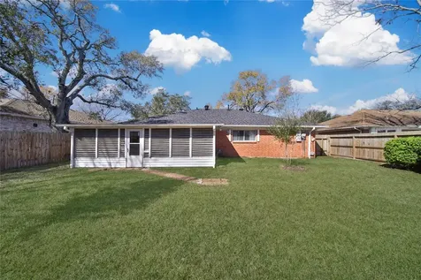 990 Redway Lane Houston TX 77062