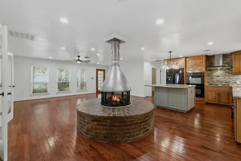 1320 Woodvine Drive Houston TX 77055