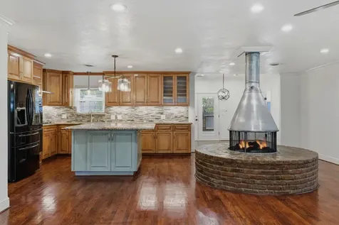 1320 Woodvine Drive Houston TX 77055