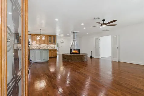1320 Woodvine Drive Houston TX 77055