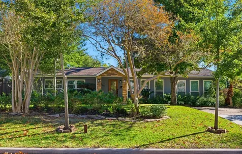 1320 Woodvine Drive Houston TX 77055