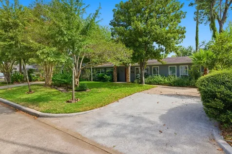 1320 Woodvine Drive Houston TX 77055