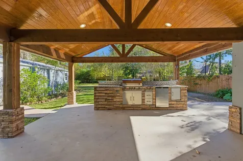 1320 Woodvine Drive Houston TX 77055