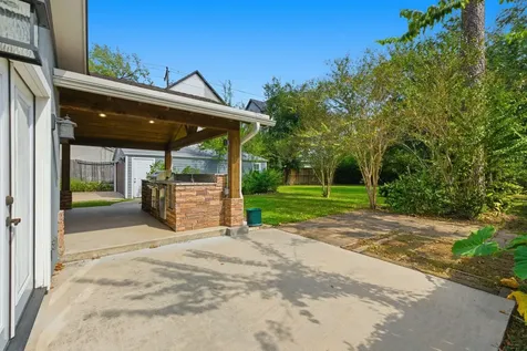 1320 Woodvine Drive Houston TX 77055