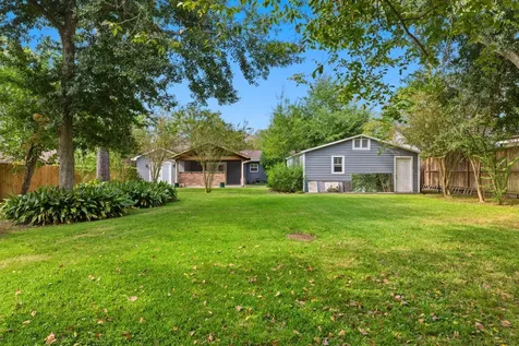 1320 Woodvine Drive Houston TX 77055