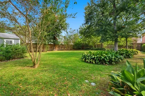 1320 Woodvine Drive Houston TX 77055