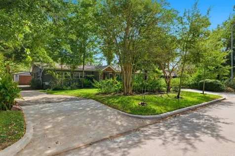 1320 Woodvine Drive Houston TX 77055