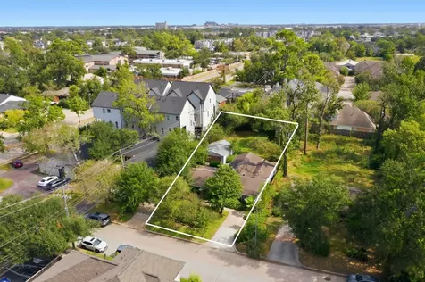 1320 Woodvine Drive Houston TX 77055