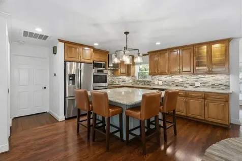 1320 Woodvine Drive Houston TX 77055