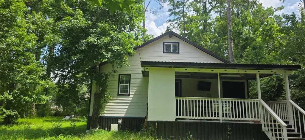 50 County Road 342 Cleveland TX 77327