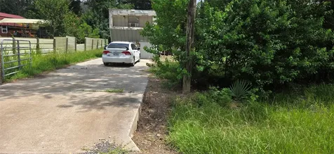 50 County Road 342 Cleveland TX 77327