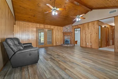 109 Meadowview Street Crockett TX 75835