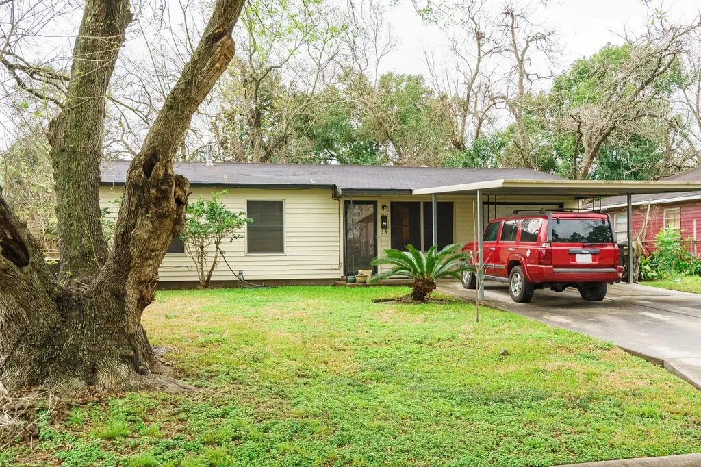 5634 Schevers Street Houston TX 77033