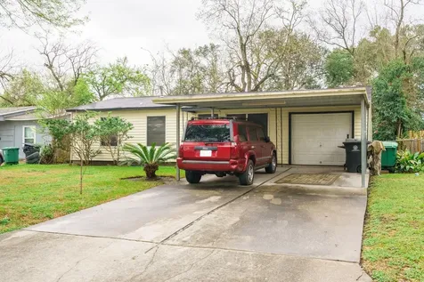 5634 Schevers Street Houston TX 77033