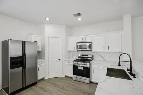 1705 Stuart Street Houston TX 77004
