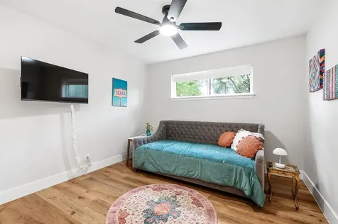 2506 Swan Court Houston TX 77058