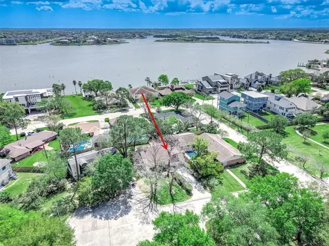 2506 Swan Court Houston TX 77058