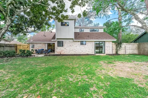 2506 Swan Court Houston TX 77058