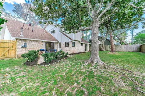 2506 Swan Court Houston TX 77058