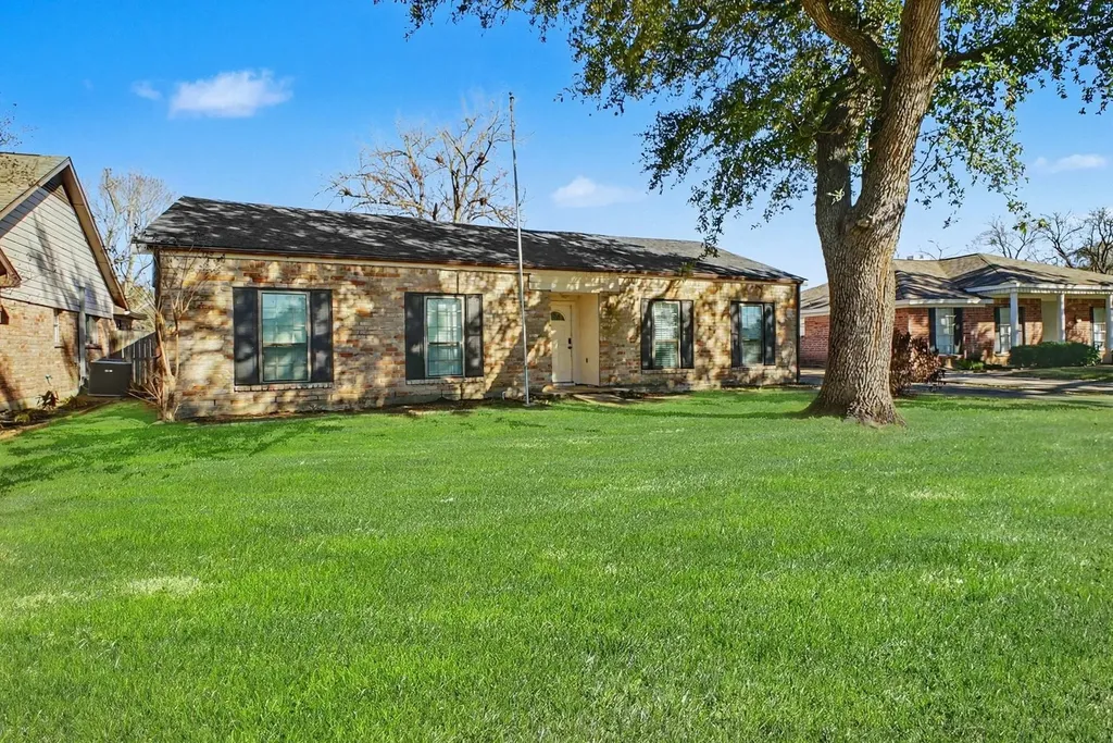 13830 Oakwood Lane Sugar Land TX 77498
