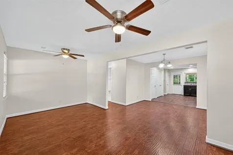 109 Meadows Street Cleveland TX 77328