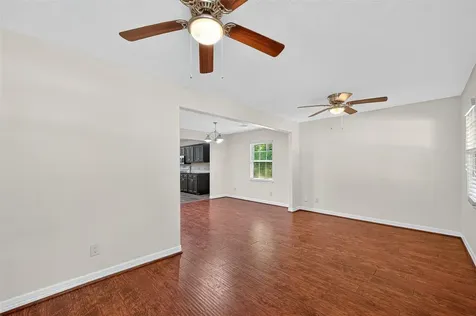 109 Meadows Street Cleveland TX 77328