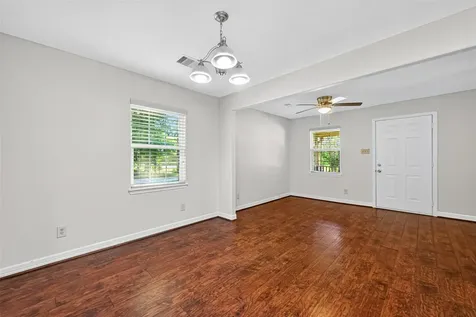 109 Meadows Street Cleveland TX 77328