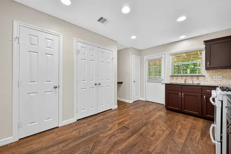 109 Meadows Street Cleveland TX 77328