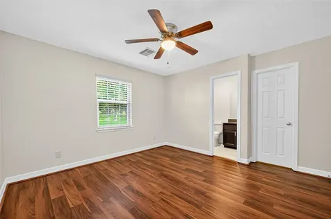 109 Meadows Street Cleveland TX 77328