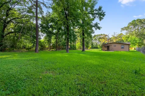 109 Meadows Street Cleveland TX 77328