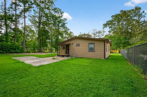 109 Meadows Street Cleveland TX 77328