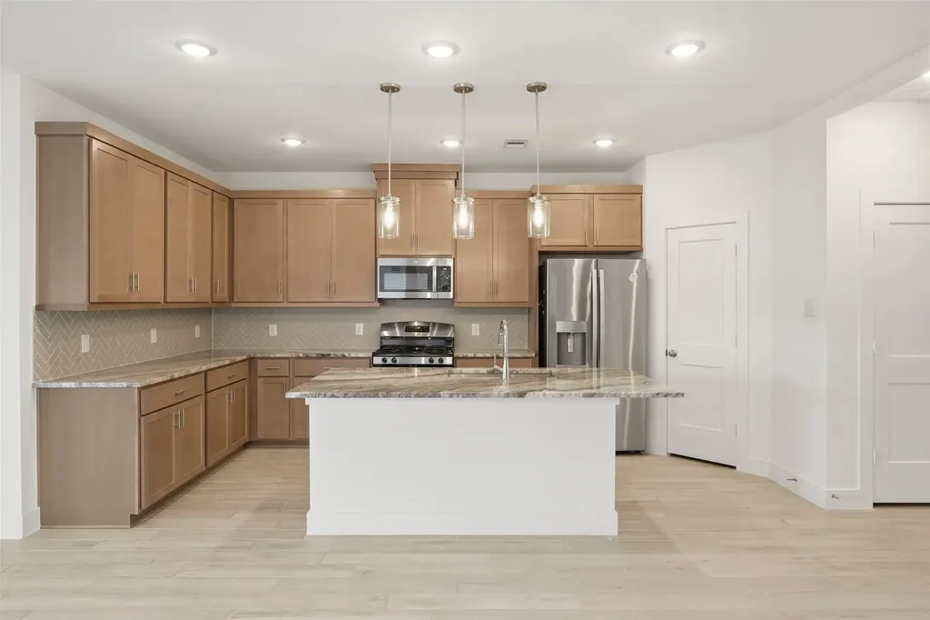10035 Crescendo Way Iowa Colony TX 77583