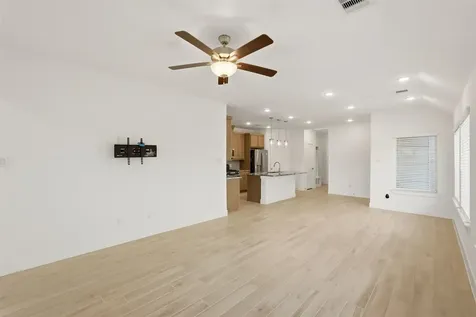 10035 Crescendo Way Iowa Colony TX 77583