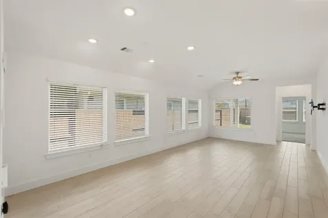 10035 Crescendo Way Iowa Colony TX 77583
