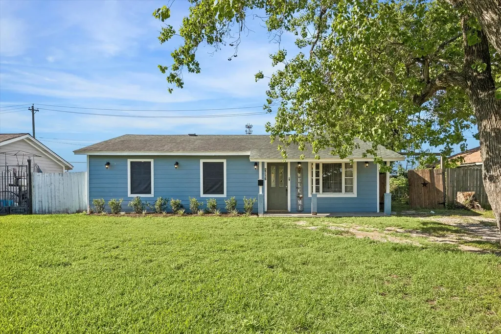2716 N Harris Avenue Pasadena TX 77506