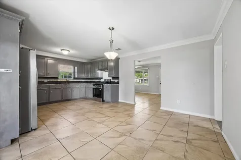 2716 N Harris Avenue Pasadena TX 77506