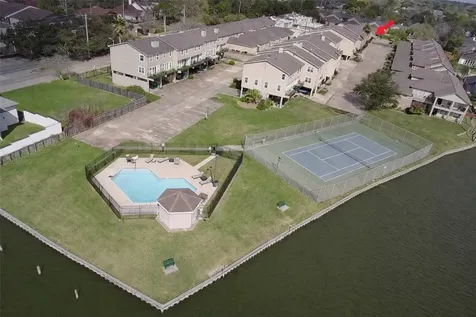 2049 Glencove Drive Seabrook TX 77586