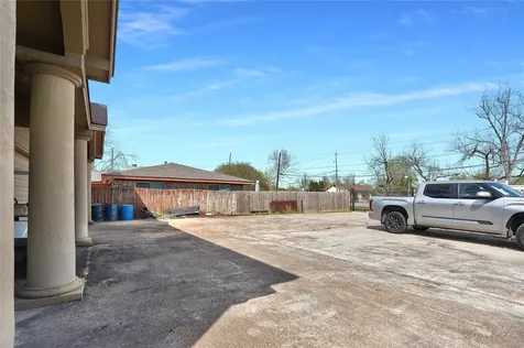 13301 & 13309 Reeveston Road Houston TX 77039