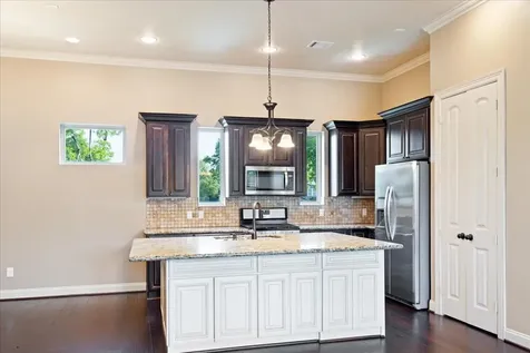 1520 Amundsen Street Houston TX 77009