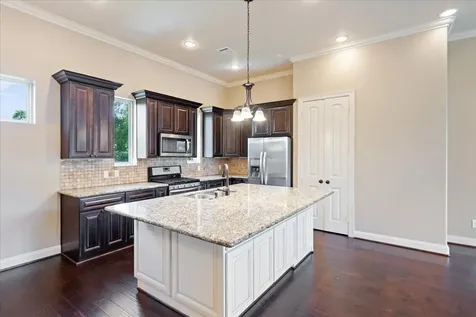 1520 Amundsen Street Houston TX 77009