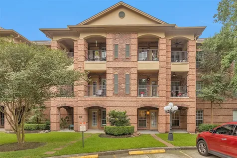 2815 Kings Crossing Drive 102 Houston TX 77345