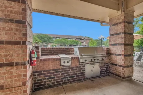 2815 Kings Crossing Drive 102 Houston TX 77345